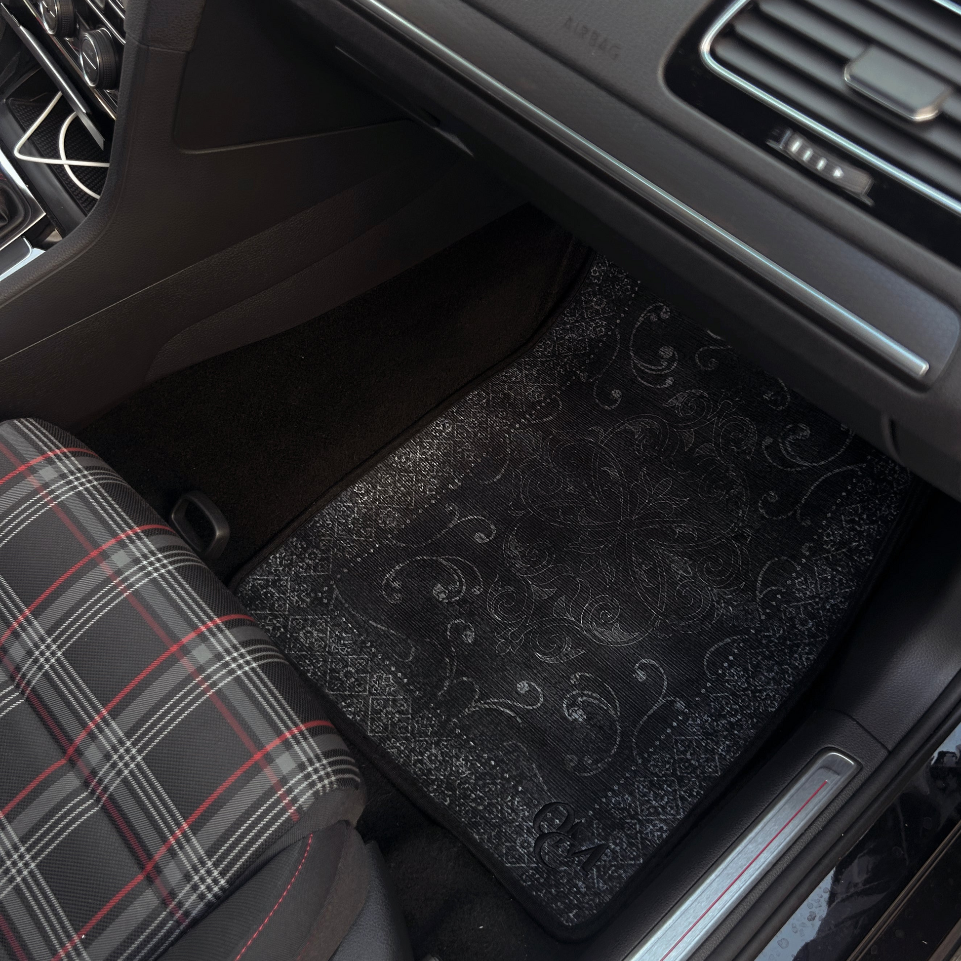 Detail view of Obsidian Black